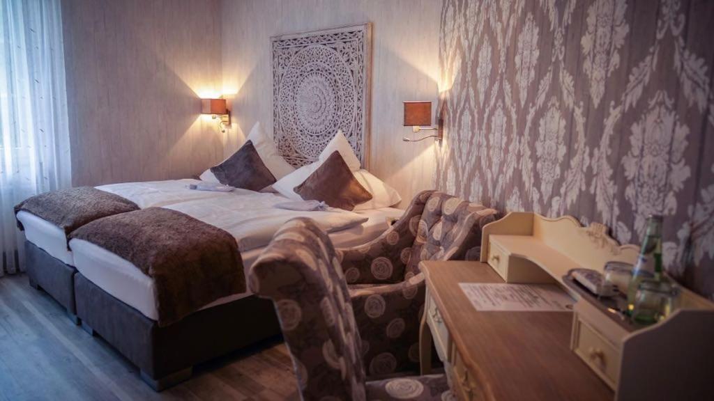 Hotel Haus Loewe Frechen Dış mekan fotoğraf